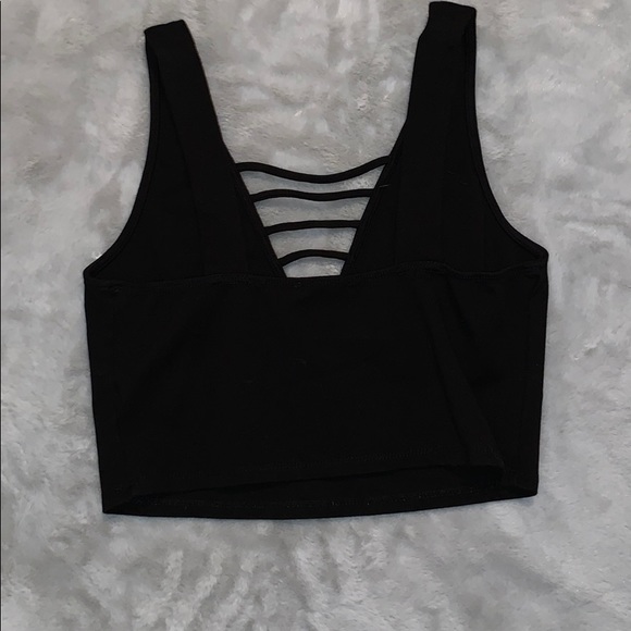 Cropped v neck - Picture 2 of 4